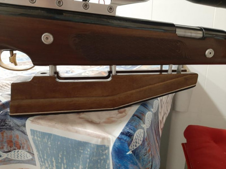 Vendo culata en nogal de una air arms prosport con seta y carrillera regulable precio 250€ realmente interesados 02