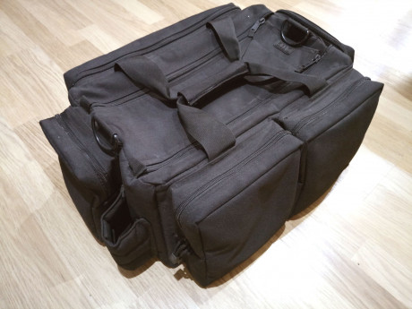 En venta bolsa IPSC marca "5.11"
El precio con los portes incluidos  ahora  40€. 
Contacto watshapp 00