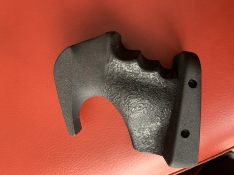 Vendo accesorios para Walther ssp.  Todos nuevos , de estreno . Cacha original (madera) talla L 150€ .Cargador 01