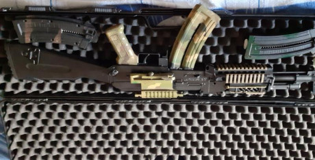 Buenos días, cambio carabina GSG AK-47,22lr personalizado, con tres cargadores+ montura para acoplar accesorios, 01