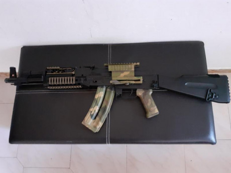 Buenos días, cambio carabina GSG AK-47,22lr personalizado, con tres cargadores+ montura para acoplar accesorios, 00