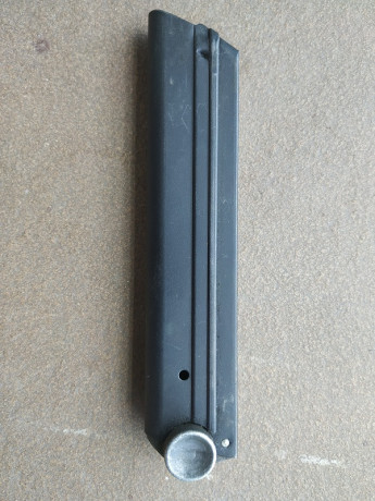 Curioso cargador para Luger original fabricado en Dinamarca en cal 9 mm Parabelllum. Estos cargadores 02