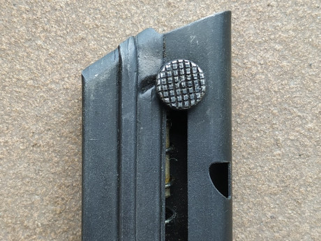 Curioso cargador para Luger original fabricado en Dinamarca en cal 9 mm Parabelllum. Estos cargadores 11