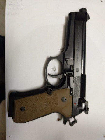 Vendo o cambio Beretta 92 con carro de beretta del 22 , todo en perfecto estado , pistola con su caja 10