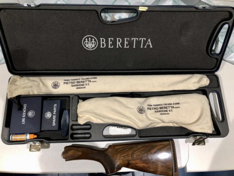 Hola,
Vendo escopeta BERETTA 682 GOLD E (con 2 culatas para ZURDOS Y DIESTROS). Longitud de cañón 71 cm 20