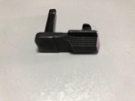 Buenas tardes, pongo en venta 2 retenidas de corredera de CZ shadow SP01, nuevas a estrenar. 28 euros 01