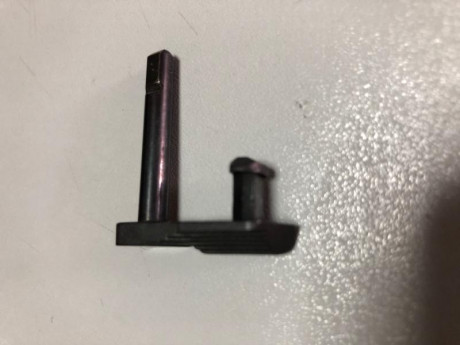 Buenas tardes, pongo en venta 2 retenidas de corredera de CZ shadow SP01, nuevas a estrenar. 28 euros 00