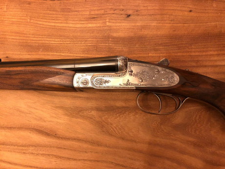 Vendo express laurona como nuevo,muy pocos tiros ,no cambios solo venta. 3000€. Un capricho de arma ,calibre 12