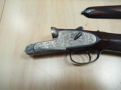 Se vende escopeta paralela-yuxtapuesta Union Armera 215 monogatillo en perfecto estado.

800 €, la escopeta 00