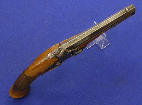 Voy a colocar unas fotos de un arma larga alemana de llave de mecha del siglo XVI. 52