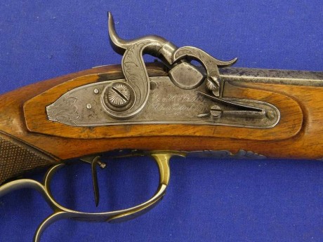 Voy a colocar unas fotos de un arma larga alemana de llave de mecha del siglo XVI. 61