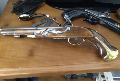  938D8CB0-BD1D-49B3-B2C7-2F3FAFAE6724.jpeg Vendo pistola  de Dragones, calibre 54, marca G. Madera de 00