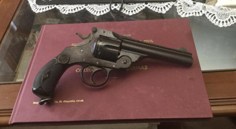 Se vende revolver de fabricacion eibarresa ONA model 1914 para mercado Primera GM.

Pavon original, ver 02