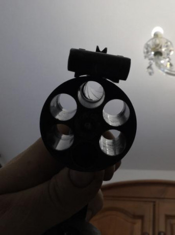 Se vende revolver de fabricacion eibarresa ONA model 1914 para mercado Primera GM.

Pavon original, ver 01