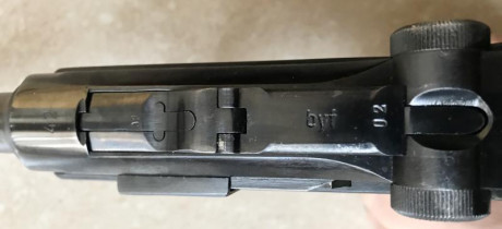Vendo pistola Luger P08 fabricada por Mauser byf42, guiada en F. Todas las piezas del arma tienen la misma 02