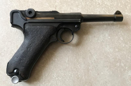 Vendo pistola Luger P08 fabricada por Mauser byf42, guiada en F. Todas las piezas del arma tienen la misma 01