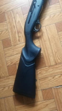 Se vende beretta a400 lite cañon de 66cm, con amortiguador de retroceso integrado en la culata. absolutamente 31