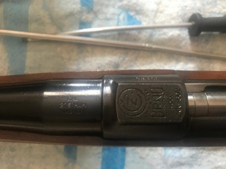 Excelente fusil con aceros y madera de alta calidad. Estado muy bueno, muy pocos tiros. Cañón, estriado 00