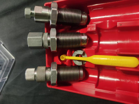 Debido al lamentable fallecimiento de un buen amigo, y forero de esta nuestra casa, pongo a la venta diversos 122