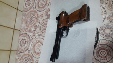 Se vende por cese de actividad es de un señor mayor y me pidio que la vendiese.Poco que decir de esta 00