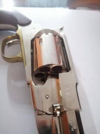 vendo con todo mi pesar , mi arma de colección, nueva en su caja , para mi una belleza que alguien podrá 00