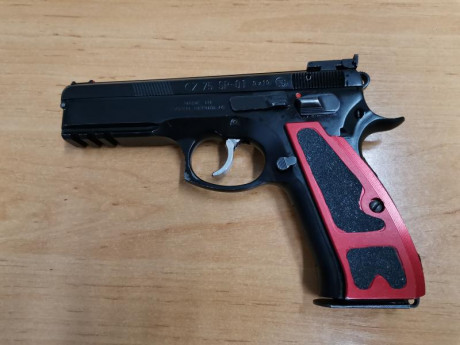 CZ 9mm va muy bien. Ajustada y perfecta para iniciarse en IPSC. El arma se encuentra en BCN. Los gastos 01