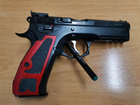 CZ 9mm va muy bien. Ajustada y perfecta para iniciarse en IPSC. El arma se encuentra en BCN. Los gastos 00
