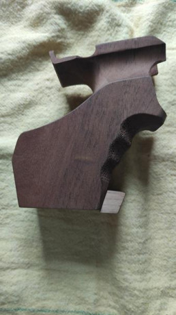 Vendo esta empuñadura para Pardini SP22. Es la original de fábrica y está totalmente nueva tal y como 02