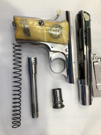 Vendo mi astra 300 niquelada 9 corto muy a mi pesar para financiar otros proyectos
Tiene poco uso se puede 22