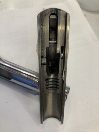 Vendo mi astra 300 niquelada 9 corto muy a mi pesar para financiar otros proyectos
Tiene poco uso se puede 21