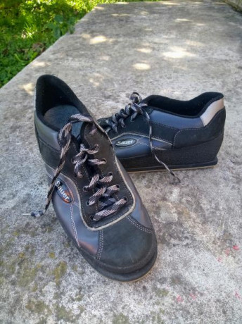 Que tal.

VENDIDOS.

Vendo zapatos de tiro marca SAUER color negro. En perfecto estado, muy poco uso. 02