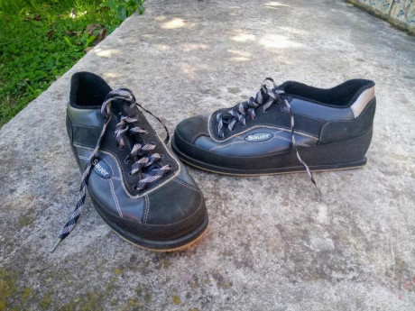 Que tal.

VENDIDOS.

Vendo zapatos de tiro marca SAUER color negro. En perfecto estado, muy poco uso. 00