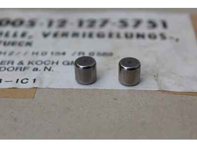 Vendo grip de nogal match regulable para CETME (solo el grip de madera, en la foto se ve el pistolete 00