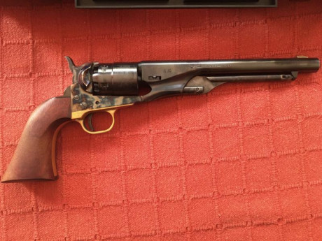 Buenos días, vendo revólver Pietta , calibre 44, cañón de 8 pulgadas, tambor grabado con la batalla de 01