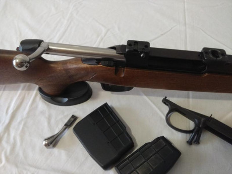 Se vende Tikka 30.06 con bases apel, dos juegos de maneta del cerrojo, original y otra tipo Mauser, guardamonte 01