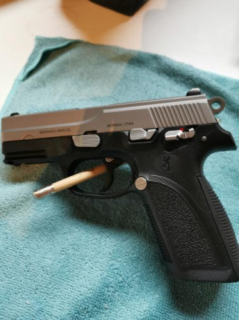 Buenas compañeros. Pues lo dicho. Se vende o cambia browning PRO 9 (9mm) con cañón de 100mm ( 4 pulgadas) 00