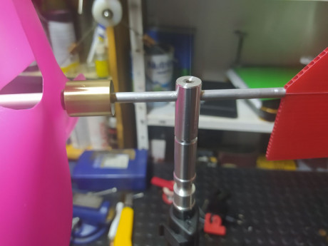 No incluye el trípode. Fabricada en inox u delrin 70€ 01