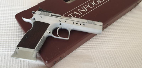 Vendo tanfoglio límited custom 9mm,con dos cargadores,esta guiada en F y se encuentra en la rioja.
Su 02