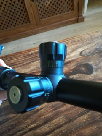 Hola a todos,
Vendo este visor BUSHNELL 10x40, con torretas tácticas y retícula MilDot. También lleva 02