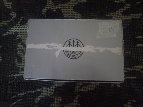   Pongo a la venta mi  BERETTA 92 en 9mm Parabellum  . 
Está guiada en "F", proviene de licencia 00