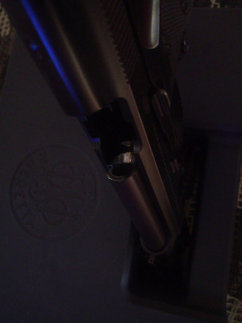   Pongo a la venta mi  BERETTA 92 en 9mm Parabellum  . 
Está guiada en "F", proviene de licencia 10