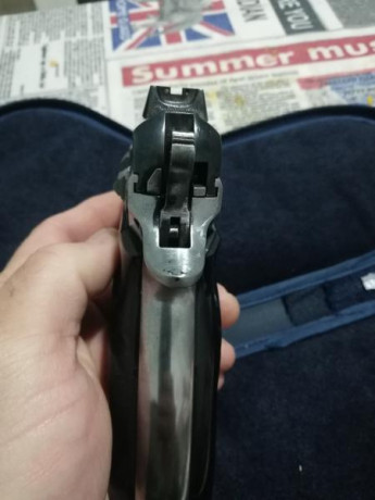 Hola a todos se pone a la venta esta pistola cz  con caja original y 2 cargadores casi sin uso por necesitar 02