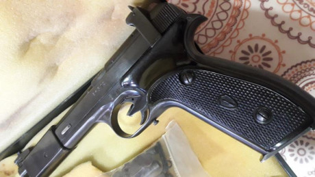 Se vende por cese de actividad es de un señor mayor y me pidio que la vendiese.Poco que decir de esta 50