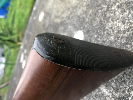 Hola , 
pongo este anuncio de una escopeta de perrillos del calibre 16 
la escopeta marca PR , fabricada 42