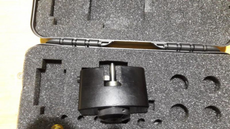 Pues lo dicho, se vende torneador de vainas Sinclair, con pilot para 308 y 4 cuchillas, 2 de 30° y otras 10