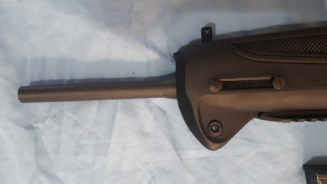 Buenas tardes, tengo un amigo que vende este arma, en perfecto estado de conservación y algún extra, el 02