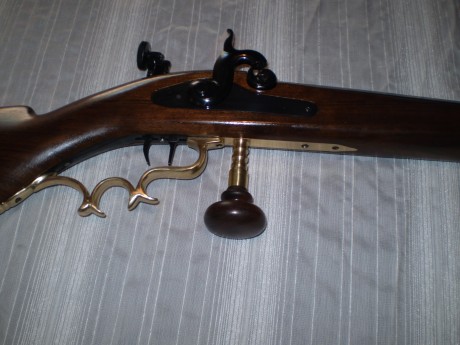 Estoy en contacto con un armero constructor artesanal de ARGENTINA.

el hombre al parecer construye armas 122