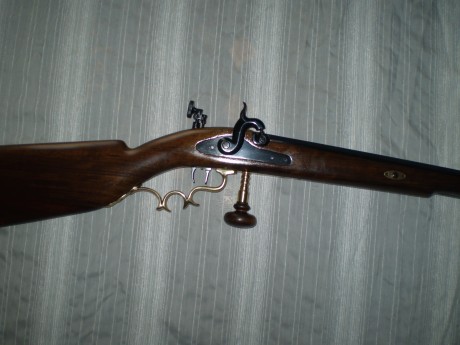 Estoy en contacto con un armero constructor artesanal de ARGENTINA.

el hombre al parecer construye armas 121