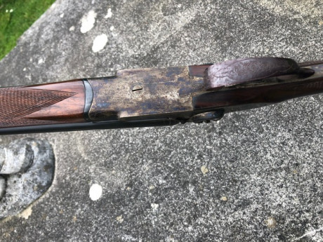 Hola , 
pongo este anuncio de una escopeta de perrillos del calibre 16 
la escopeta marca PR , fabricada 52