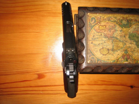 :papa: Hola.  Vendo una pistola modelo Griffon 1911 A1 Combat, 4" de cañón, réplica de la misma Colt, 03